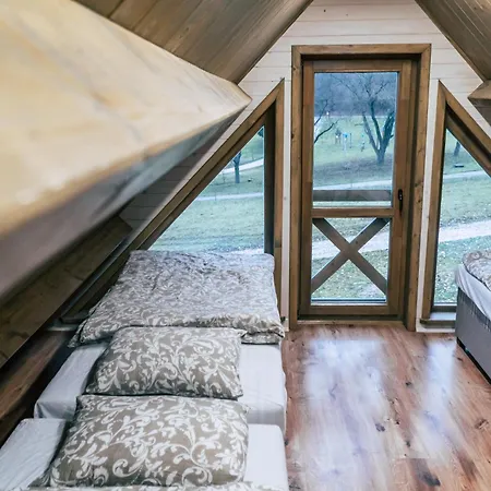 Gombaszoeg Apartamento *